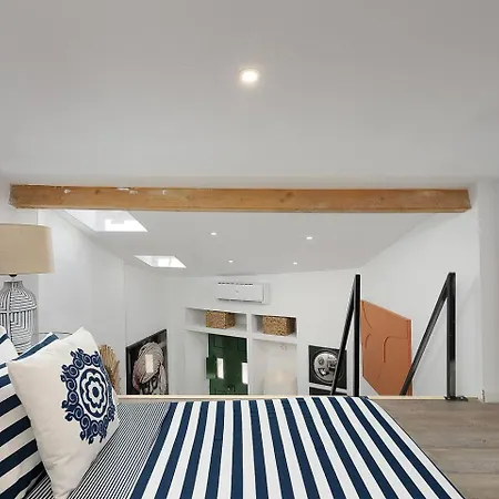 Tiny Historic Quarter By Promenade Pier 別荘